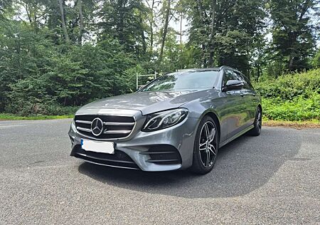 Mercedes-Benz E 300 d T 9G AMG Line Comand+Keyless+Widescreen