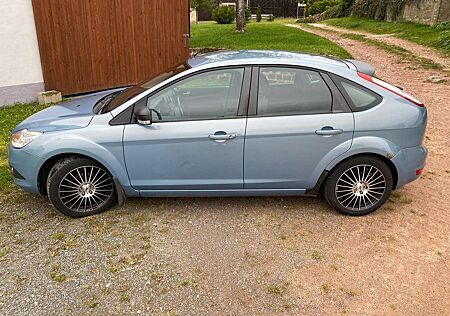 Ford Focus +1.6+Ti-VCT+Style