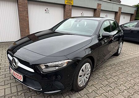 Mercedes-Benz A 250 e-Navi-Kamera-Panorama-Park Paket