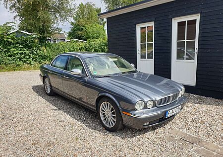 Jaguar XJ6 2.7 Twin Turbo Diesel Executive