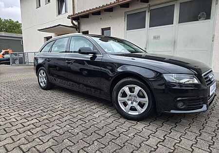 Audi A4 Avant Attraction*8Fach bereift *