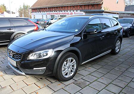 Volvo V60 CC V60 Cross Country Cross Country D4 Geartronic Plus BiXenon Navigatio