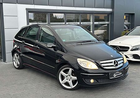 Mercedes-Benz B 200 CDI*Navi*Bluetooth*AMG-Felgen*8x-Bereift*