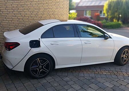 Mercedes-Benz A 250 A-Klasse Limousine Plugin Hybrid e 8G-DCT Style