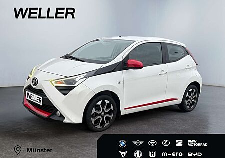 Toyota Aygo x-play connect *CarPlay*Kamera*BT*Color*LMF*