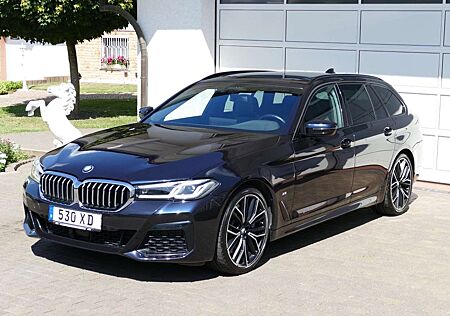 BMW 530 d xdrive touring * M Sport+AHK+Panodach+20" !