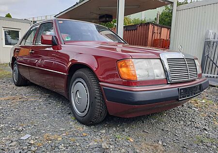 Mercedes-Benz E 200 Automatik/ Schiebedach