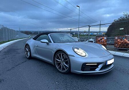 Porsche 992 Carrera 4 GTS Cab. *BOSE*Chrono*18-Wege*360°