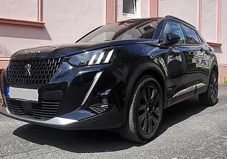 Peugeot 2008 PureTech 155 EAT8 GT