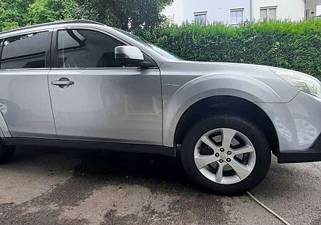 Subaru OUTBACK 2.0D Lineartronic Active