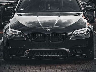 BMW M5 BMW M5 F10| Akrapovič B&O | Festpreis
