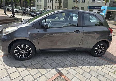 Toyota Yaris Basis
