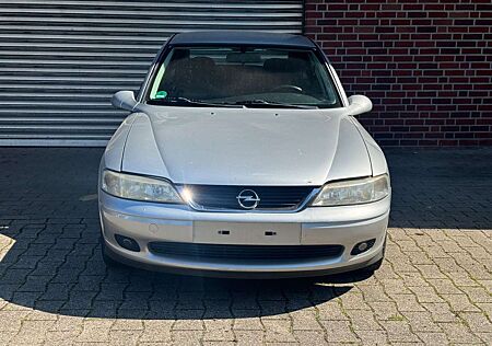 Opel Vectra 1.6 16V Edition 100 Klima HU/AU 10/25