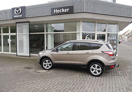 Ford Kuga Titanium mit Anhängekupplung
