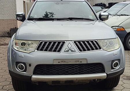 Mitsubishi L200 4 Doors Automatic