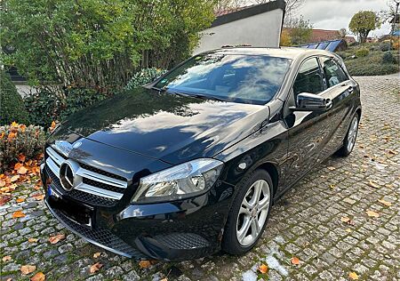 Mercedes-Benz A 180 (BlueEFFICIENCY) Style