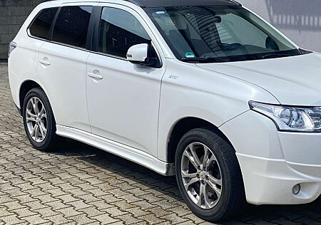 Mitsubishi Outlander 2.0 2WDInvite