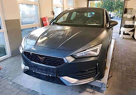 Cupra Leon e-Hybrid Aut. Navi SHZ LED Virtual PDC