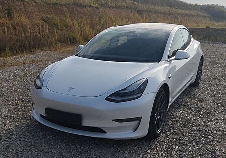 Tesla Model 3 Allradantrieb Dual Motor Performance