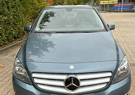 Mercedes-Benz B 220 CDI (BlueEFFICIENCY) 7G-DCT