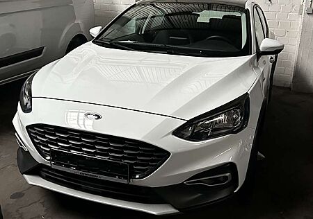 Ford Focus Fließheck 1.0 EcoBoost Start-Stopp-System Au