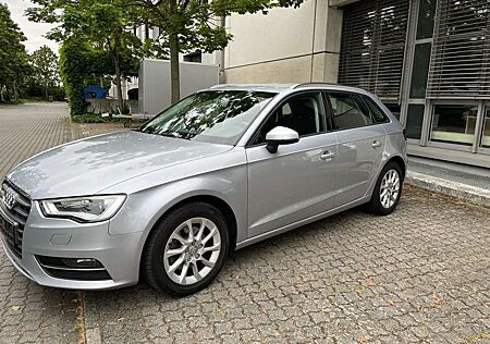 Audi A3 Sportback Attraction*Navi*Sitzhzg*MFL*