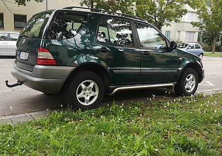 Mercedes-Benz ML 320