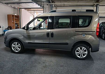 Opel Combo D L1H1 7SITZER KLIMAAUT TUV SERV NEU