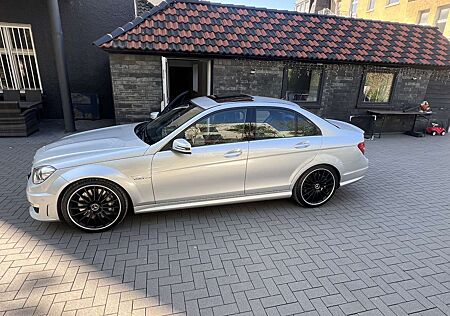 Mercedes-Benz C 63 AMG SPEEDSHIFT MCT