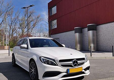 Mercedes-Benz C 63 AMG gebraucht kaufen Mercedes-Benz C 63 AMG AMG C 63 T AMG Speedshift 7G-MCT