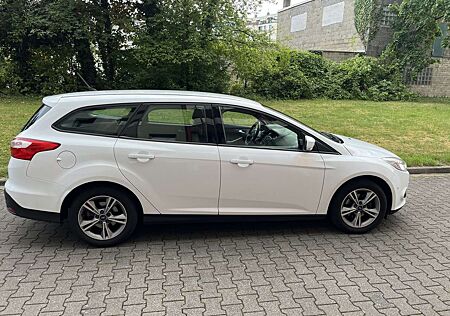Ford Focus Turnier Turnier 1.0 Champions Edition