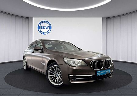 BMW 750 i BI-XENON*NAV*LEDER*HUD*SOFT-CLOSE*360°KAM