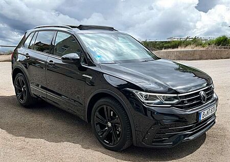 VW Tiguan Volkswagen 2.0 TDI DSG 4M Black & R-Line PANO LEDER