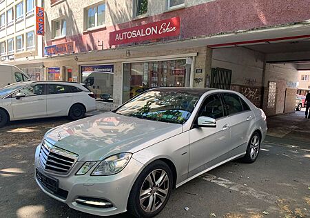 Mercedes-Benz E 250 CDI Avantgarde Pan. SSD COMAND BlueEfficienc