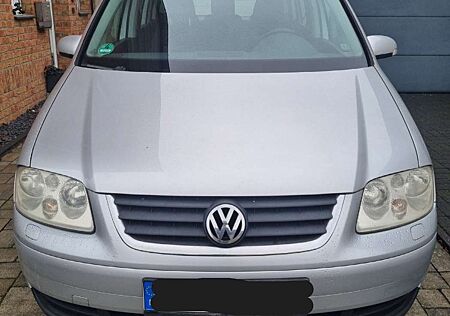 VW Touran Volkswagen 1.6 FSI Goal