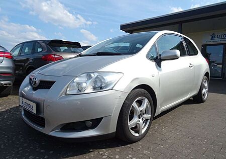Toyota Auris 2.0 D-4D KLIMAAUT. TEMPOMAT TüV/AU NEU