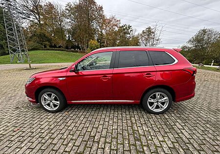 Mitsubishi Outlander +2.4+4WD+Plug-In+HybridSpirit