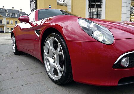 Alfa Romeo 8C * Rarität in Rosso Alfa / 3.395 km *