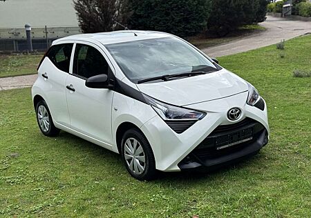 Toyota Aygo 5-Türer x-play Team Deutschland