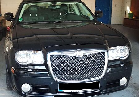 Chrysler 300C 6.1 SRT8-HEMI-1.Hand-Deutsch