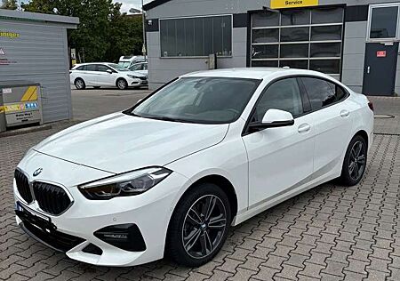 BMW 218 i Sport Line