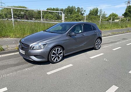 Mercedes-Benz A 180 (BlueEFFICIENCY) Urban