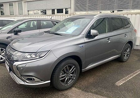 Mitsubishi Outlander 2.4 PHEV PLUS PIANO-LACK-INT.