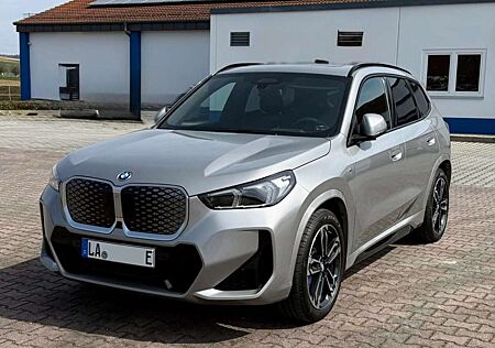 BMW iX1 xDrive30 fast Vollausstattung