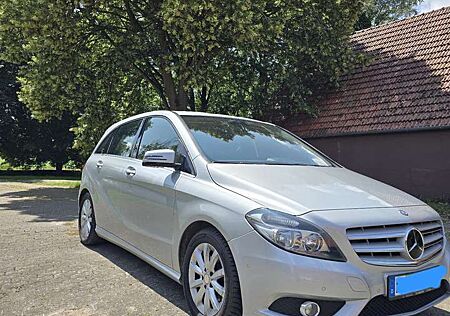 Mercedes-Benz B 200 CDI (BlueEFFICIENCY) 7G-DCT