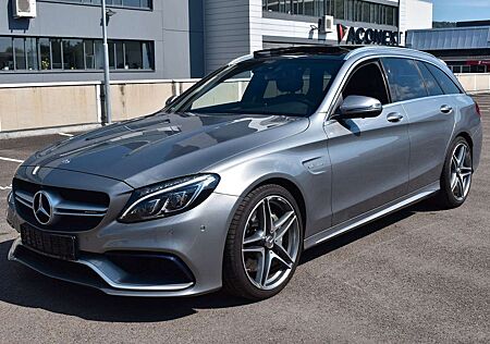 Mercedes-Benz C 63 AMG *Pano*Perform.*Burme.*360Cam*