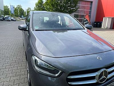 Mercedes-Benz B 180 B180d