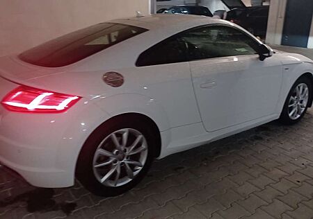 Audi TT Coupe Coupe 1.8 TFSI S-Line