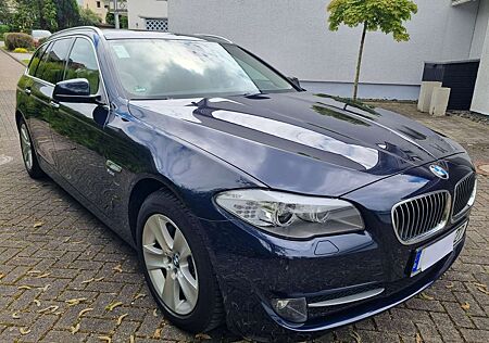 BMW 530 xDrive, HUD/PDC/Kamera/XENON/Leder/SHZ/NAVI/PANO
