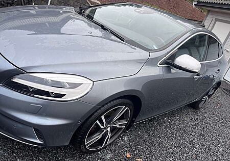Volvo V90 Cross Country V40 Cross Country V40 Cross Country D2 R Design